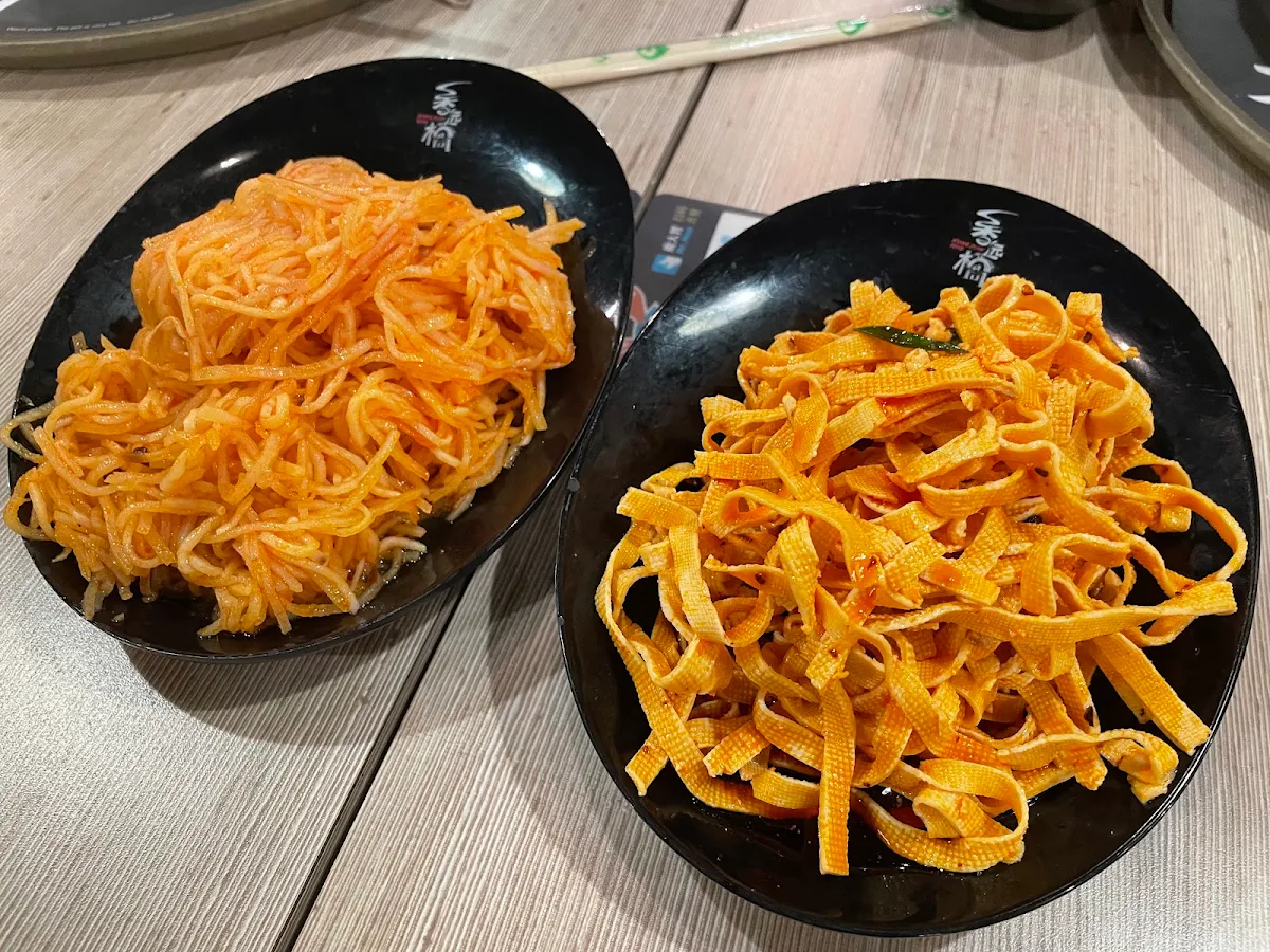 bean curd strip with chilli sauce 红油干丝